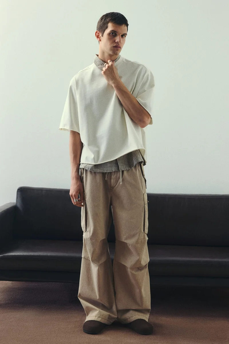 اتش اند ام بنطلون من نسيج باراشوت بقصّة فضفاضة